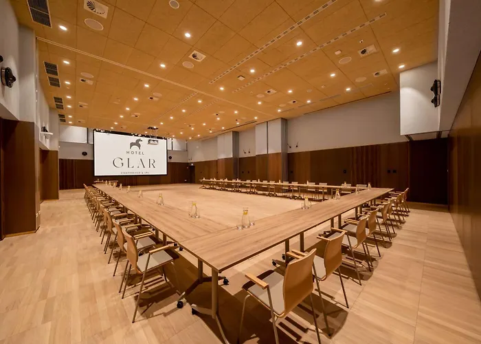 Glar Conference & فندق