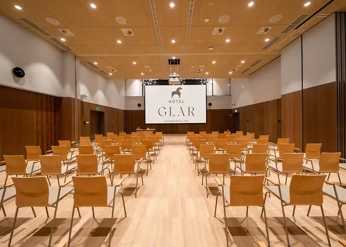 Glar Conference & فندق 4*